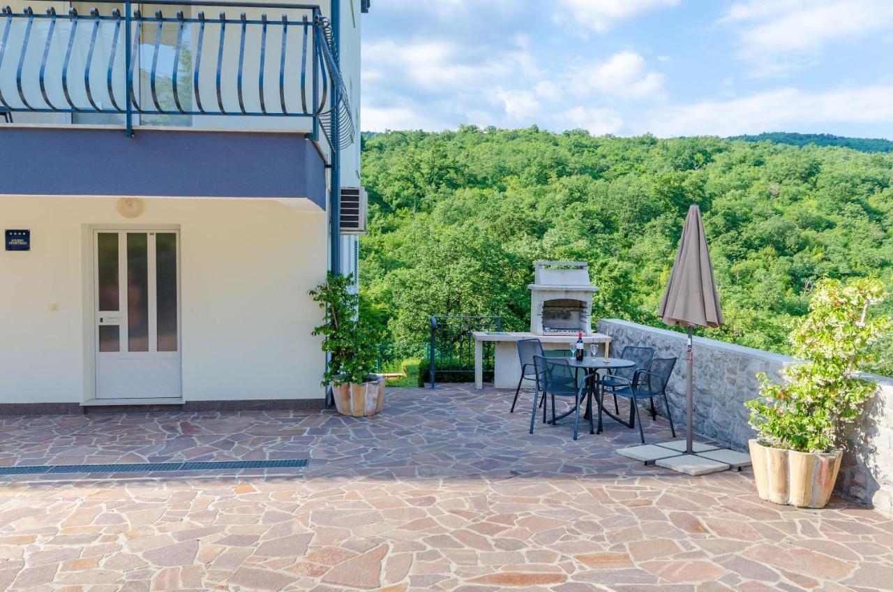 Apartments Marijana Ičići Exteriör bild
