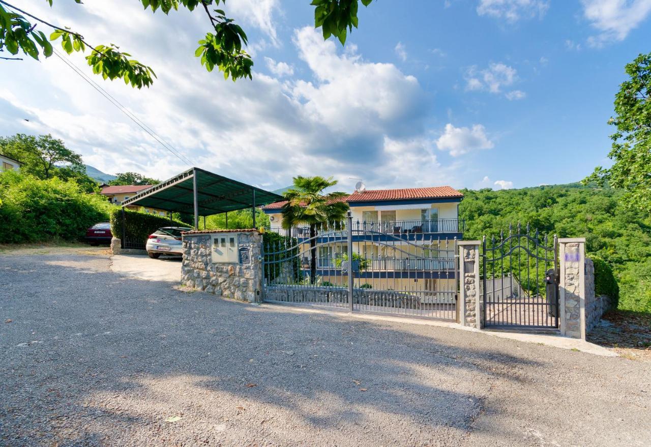 Apartments Marijana Ičići Exteriör bild