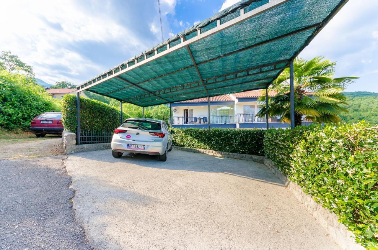 Apartments Marijana Ičići Exteriör bild