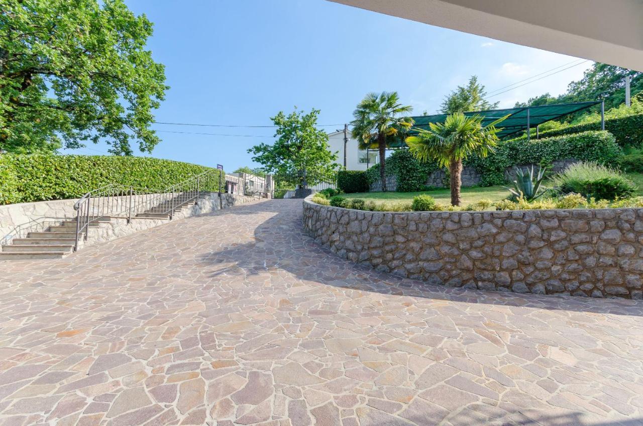 Apartments Marijana Ičići Exteriör bild