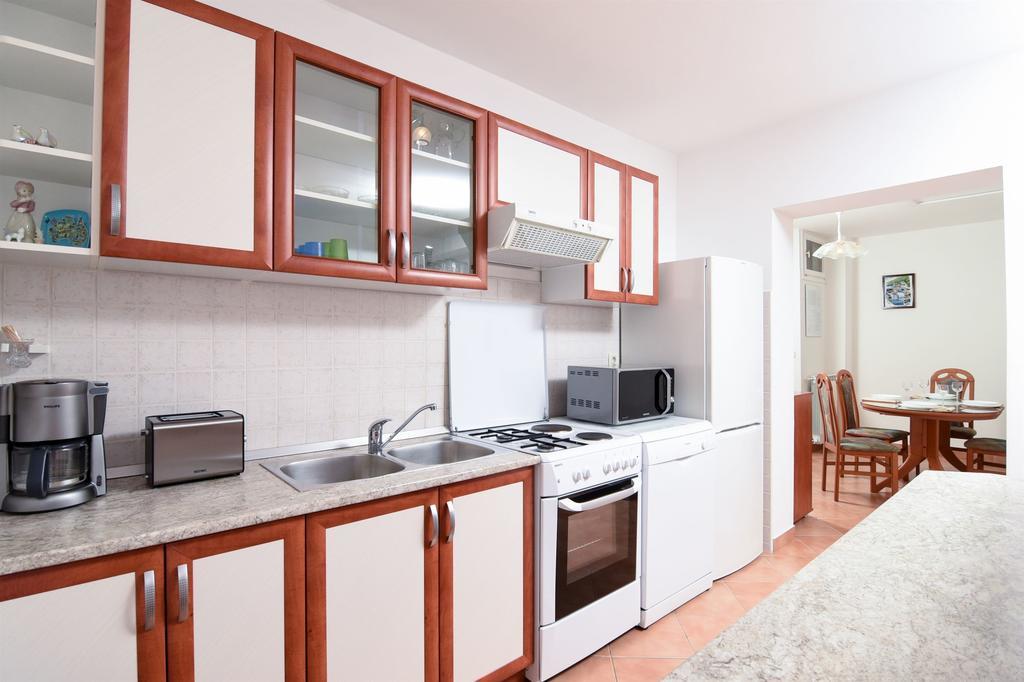 Apartments Marijana Ičići Exteriör bild