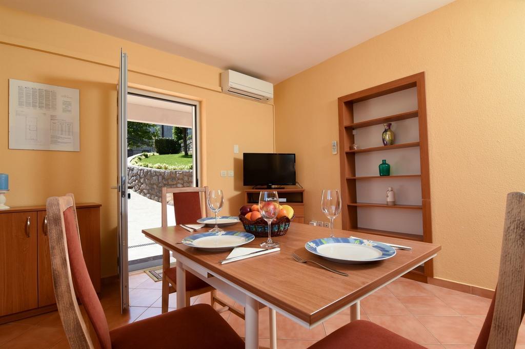 Apartments Marijana Ičići Exteriör bild