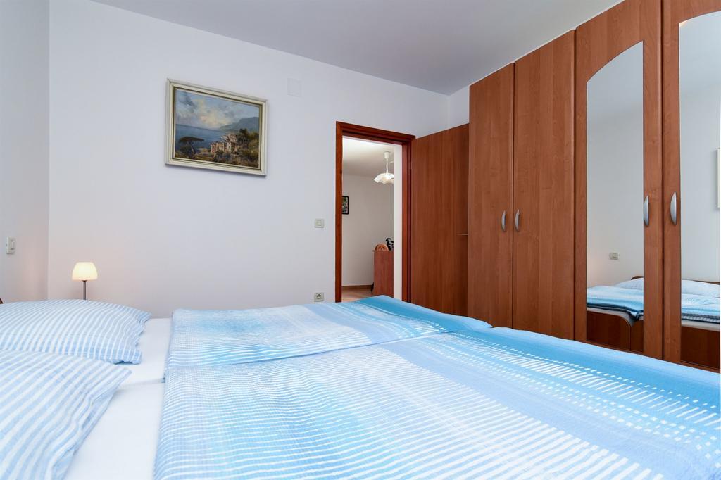 Apartments Marijana Ičići Exteriör bild